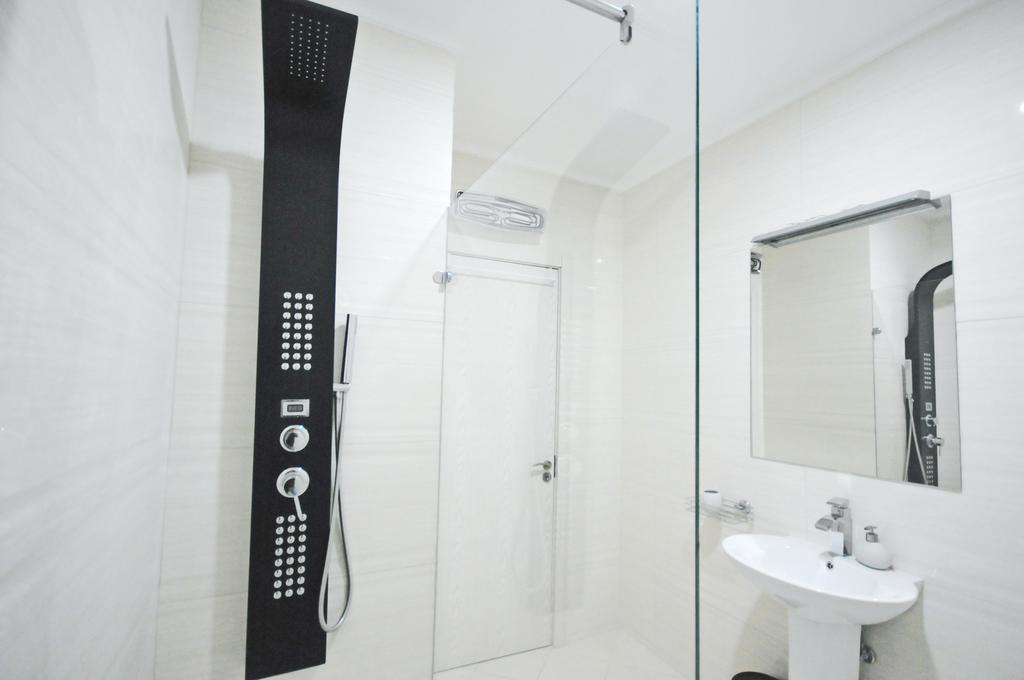 Sea Breeze Lux Apartments Budva Exterior foto