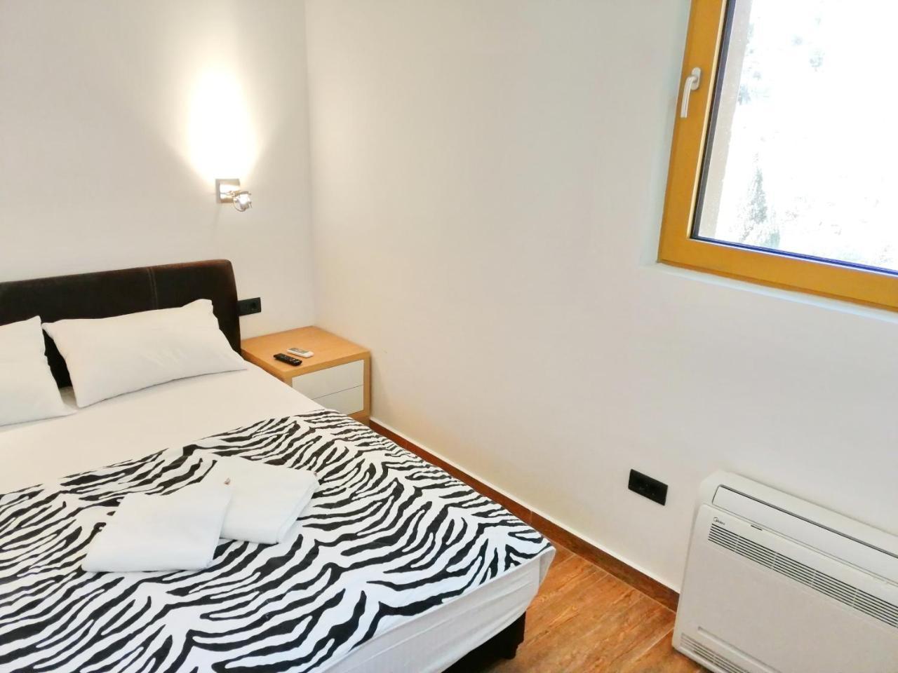 Sea Breeze Lux Apartments Budva Exterior foto