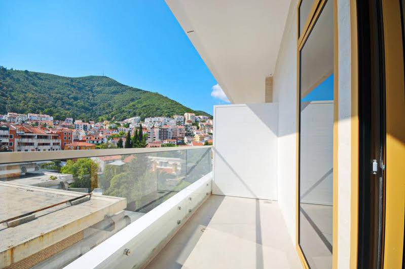 Sea Breeze Lux Apartments Budva Exterior foto